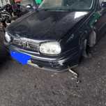 Frente completa vw golf 4 ( guardalamas condutor danificado)