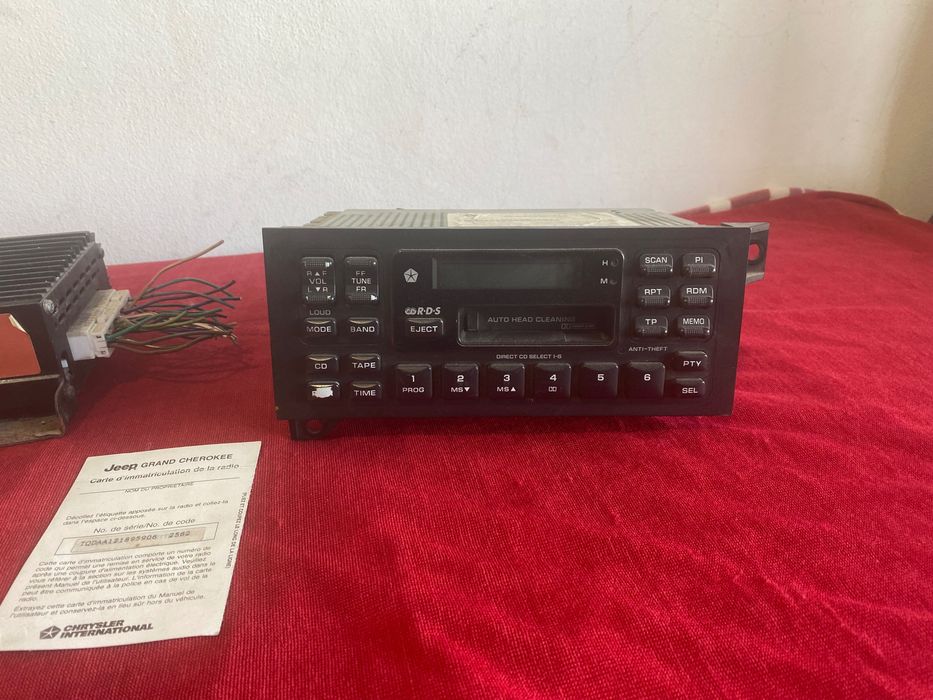 Auto-radio + amplificador grand cherokee
