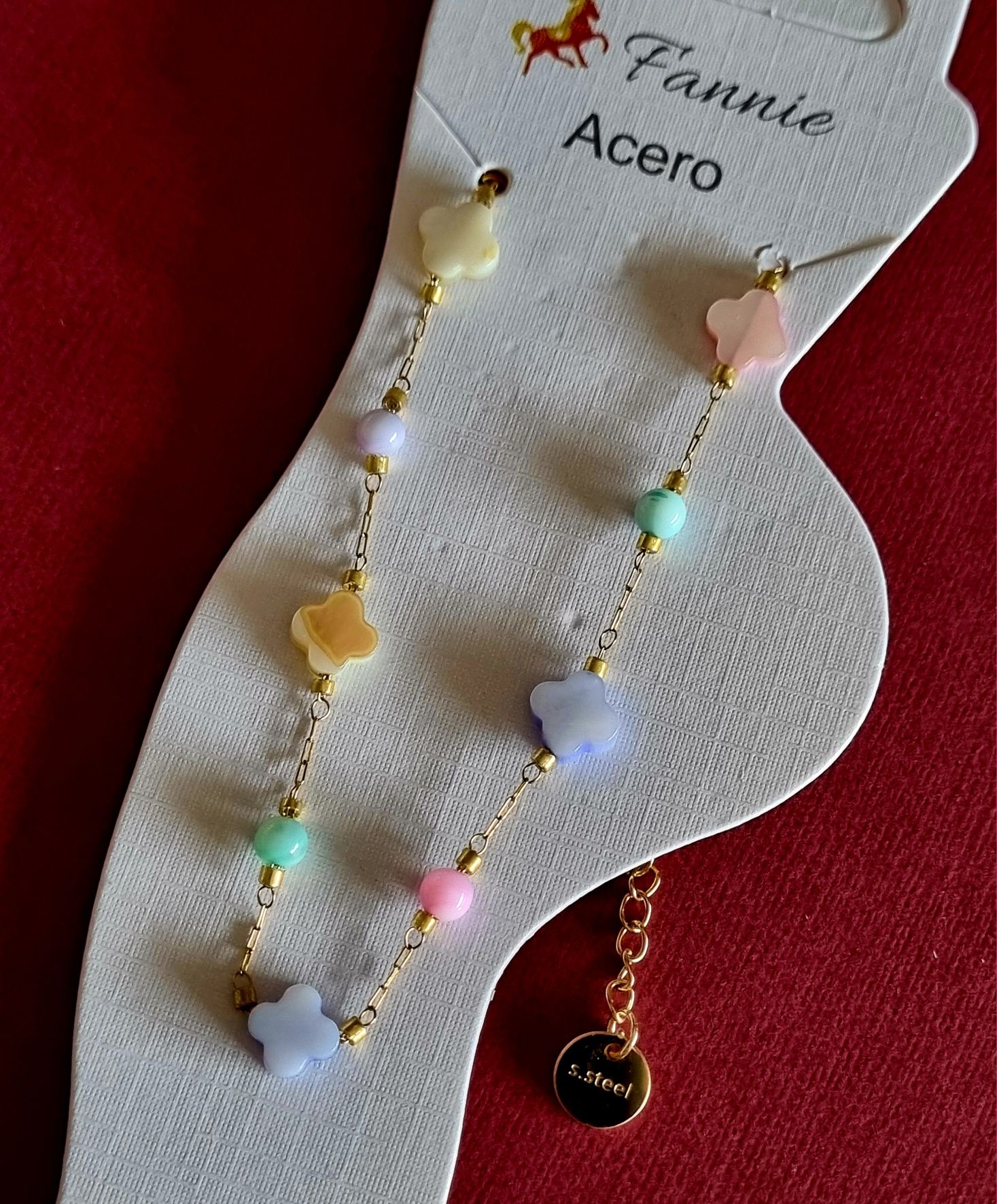 Pulseiras de tornozelo, aço, com trevos/corações coloridos. Extensor