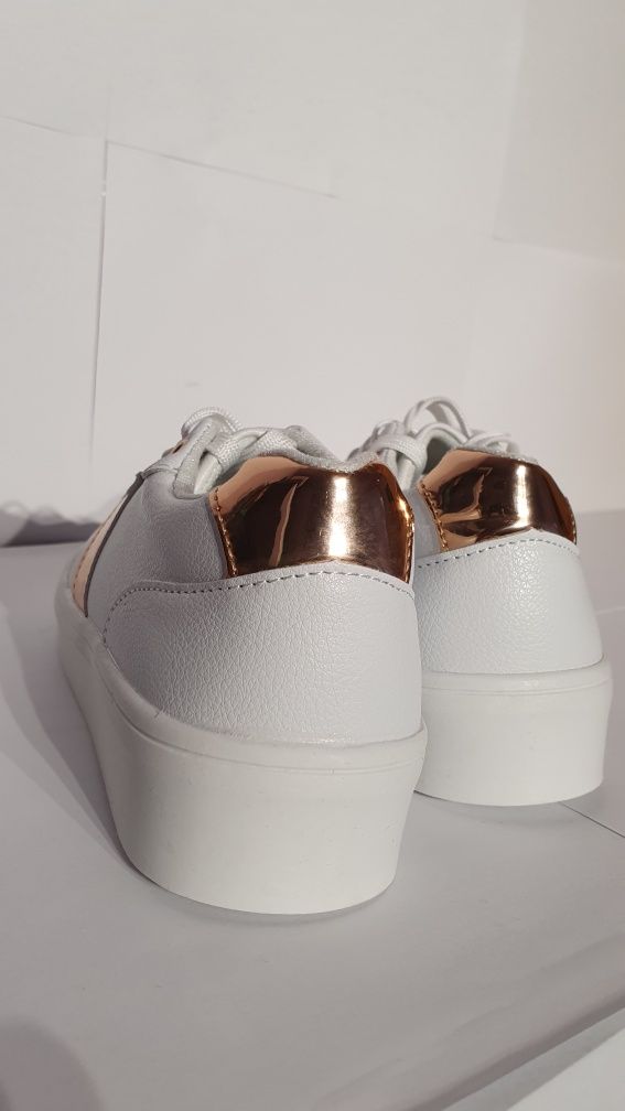 Buty nowe damskie sportowe białe niemiecka marka rozmiar 37