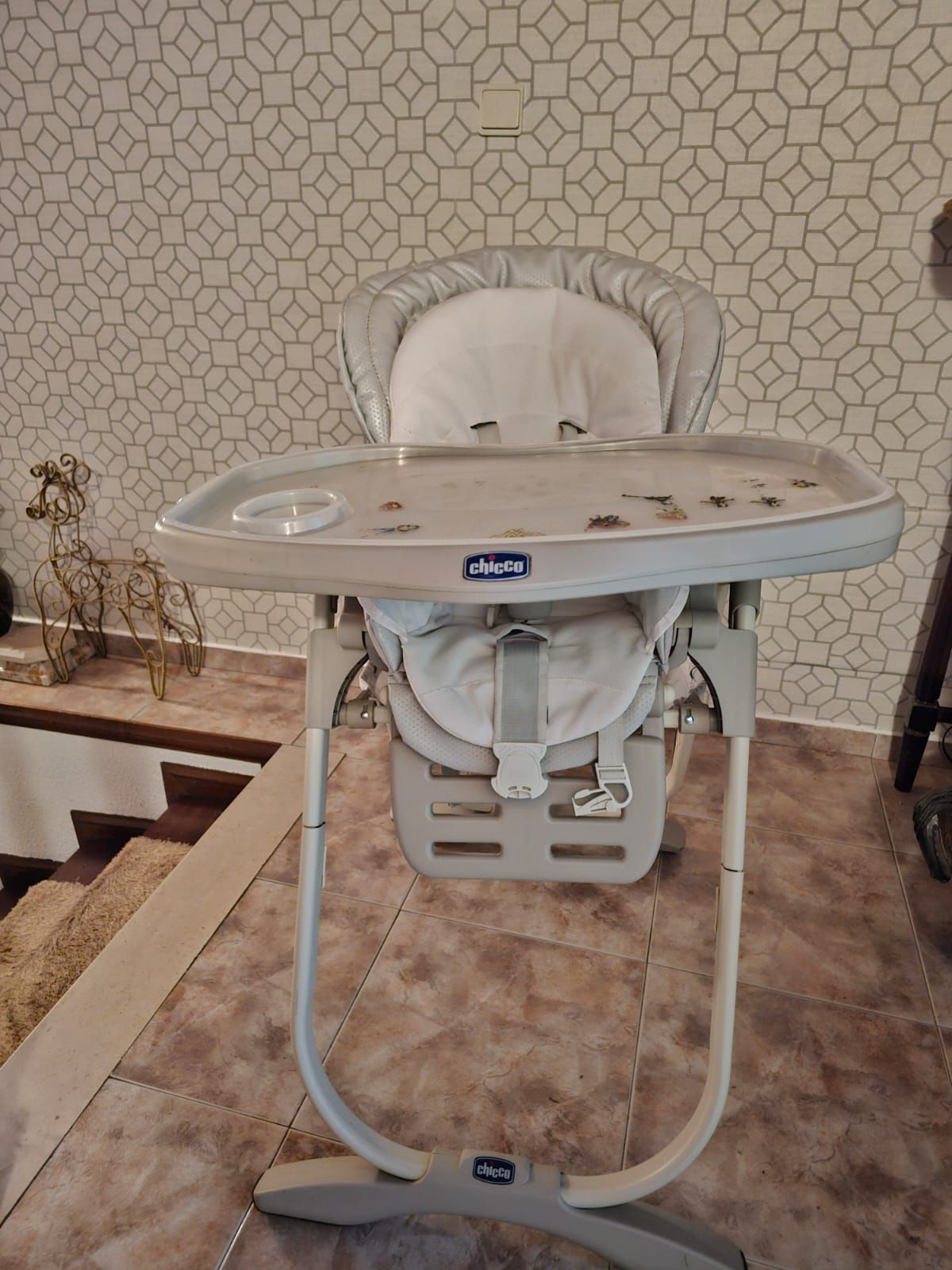 Marca Chicco: Cadeira para bebé; Cadeira de apoio; Cadeira de refeiçõe