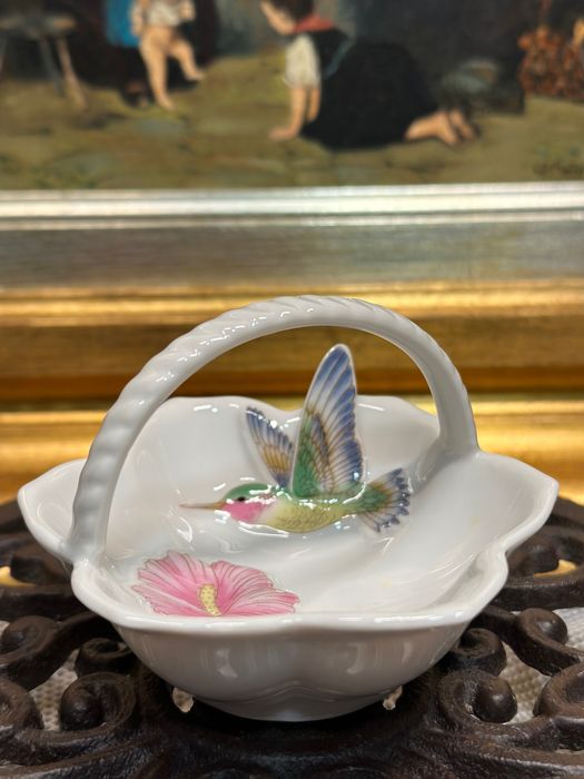 Takahashi San Francisco Humming Bird Cesta de Porcelana Pequena
