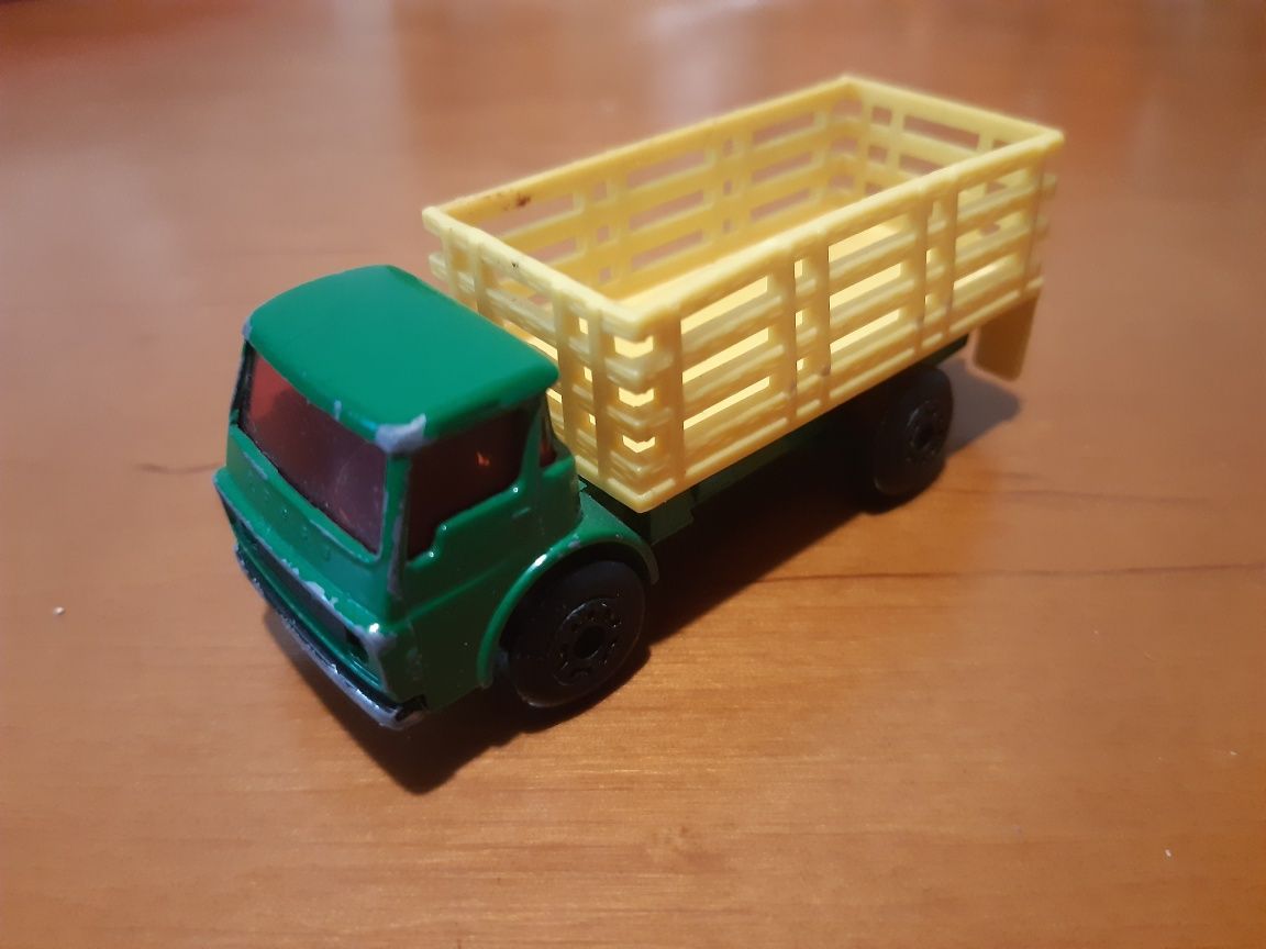 Matchbox Superfast Cattle Truck nr 71 resorak, autko