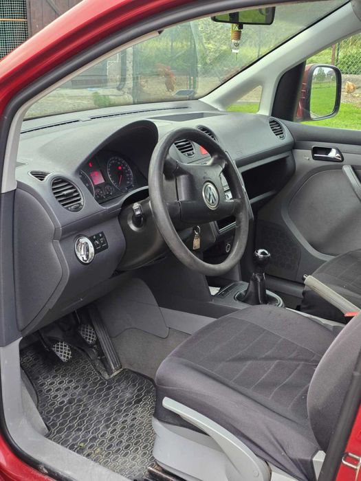 Vw Caddy 2004 rok
