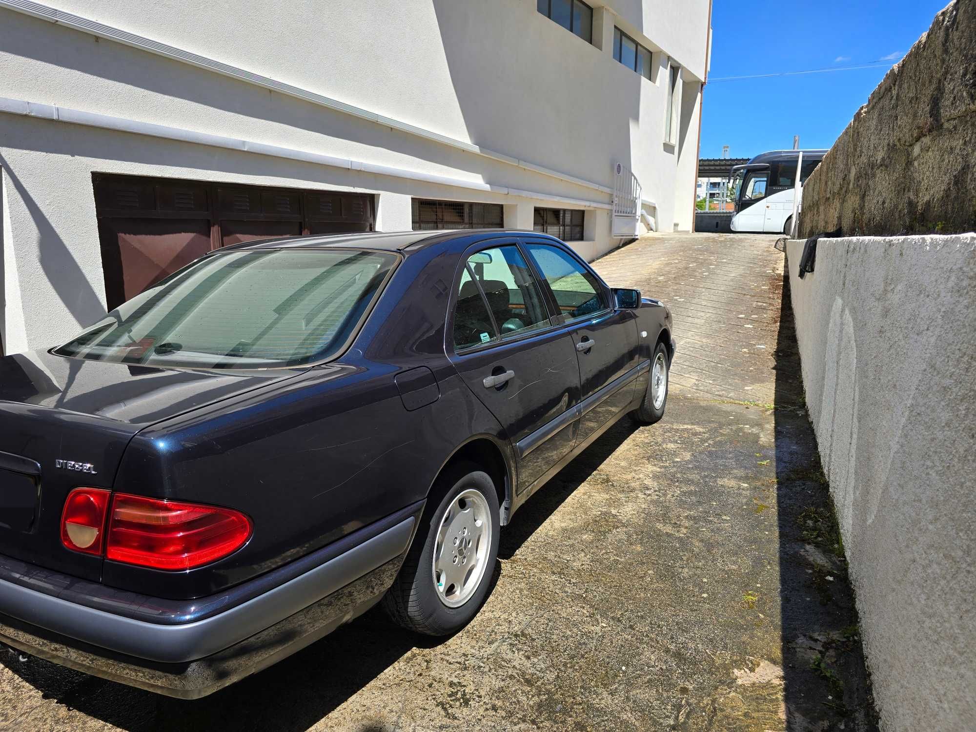 Mercedes Benz E200