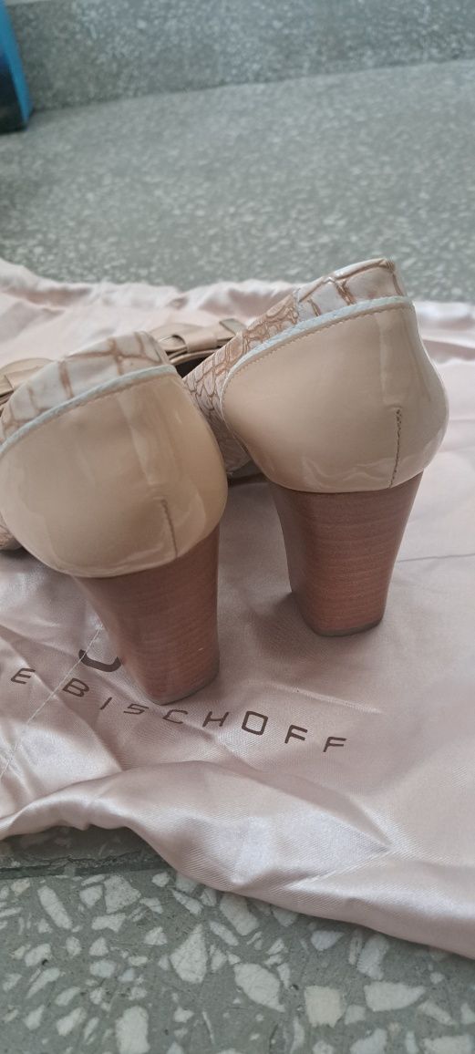 Buty damskie lakierki