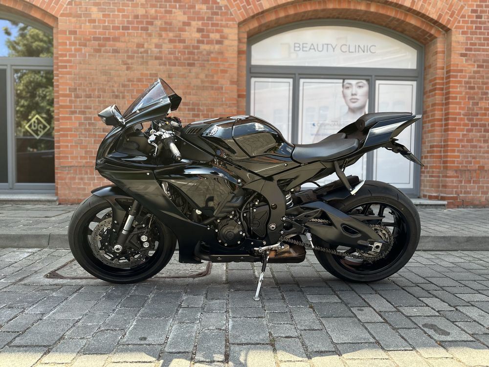 Yamaha R1 RN65 Piękna Akrapovic 2020