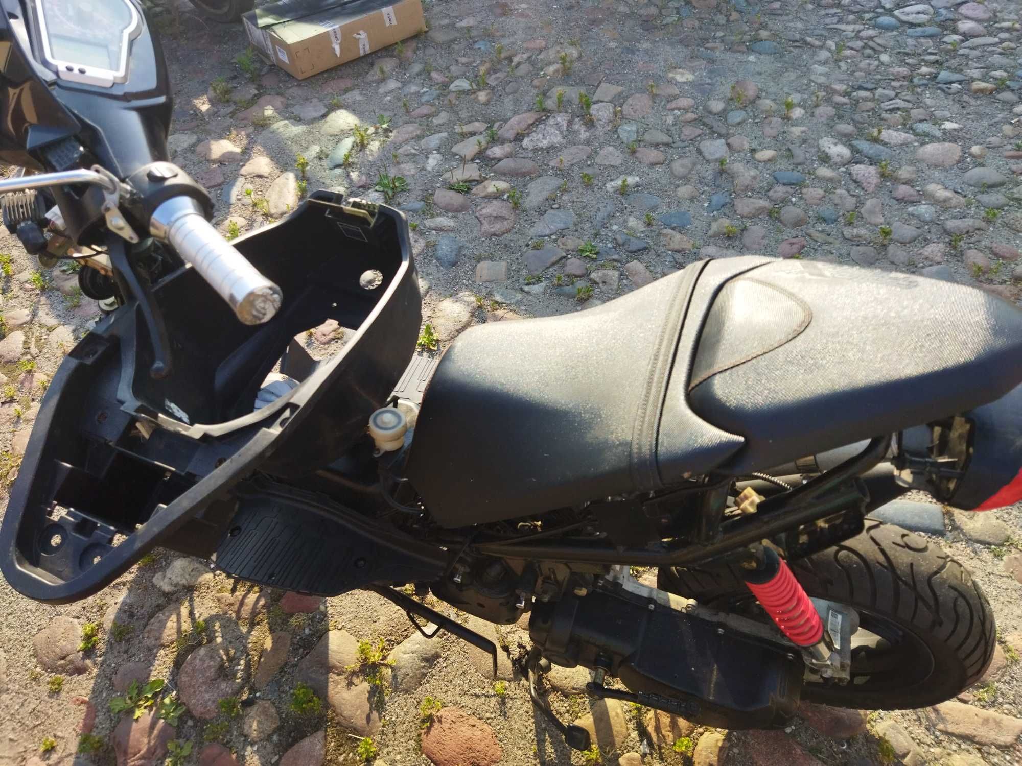 Częśći Benelli Quattro XJ49x  rok 2015 Rama plastyki koła lagi lampy