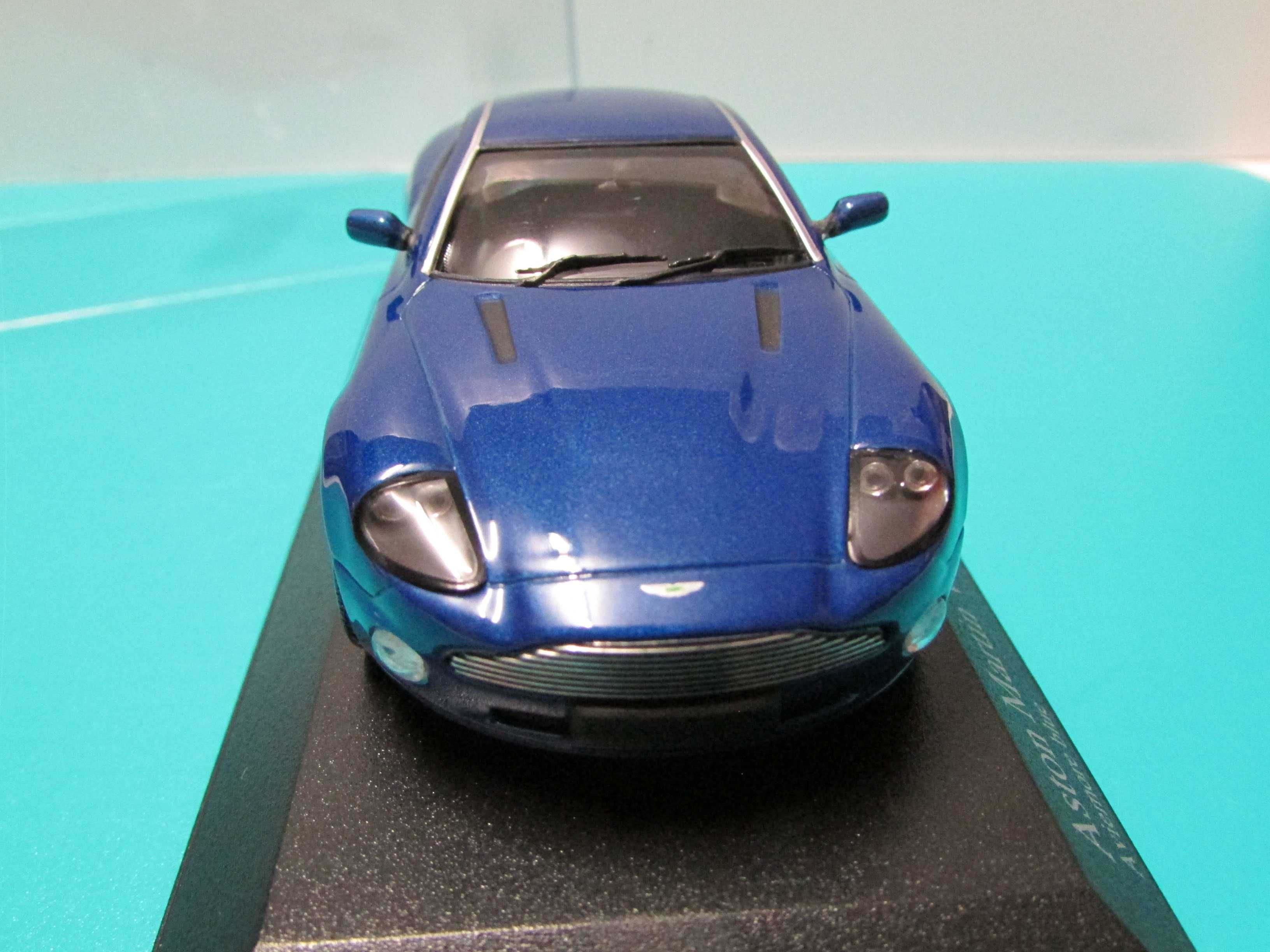 Aston Martin Vanquish (2002) - Miniatura Minichamps 1/43