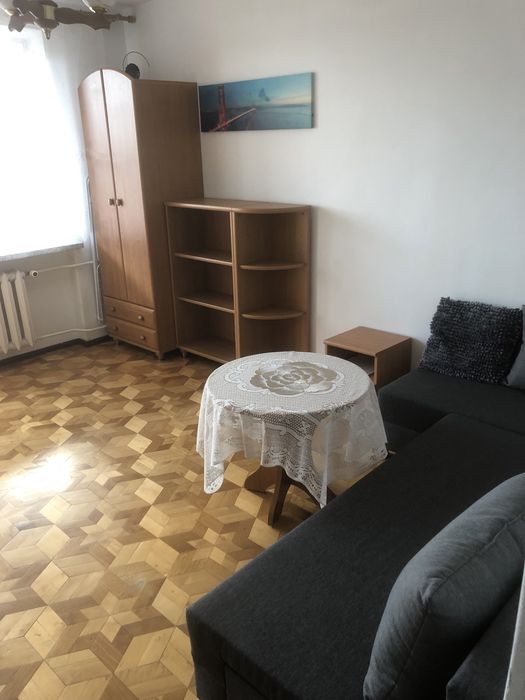 Wynajmę mieszkanie (45m2) dwupokojowe z oddzielnią kuchnią i