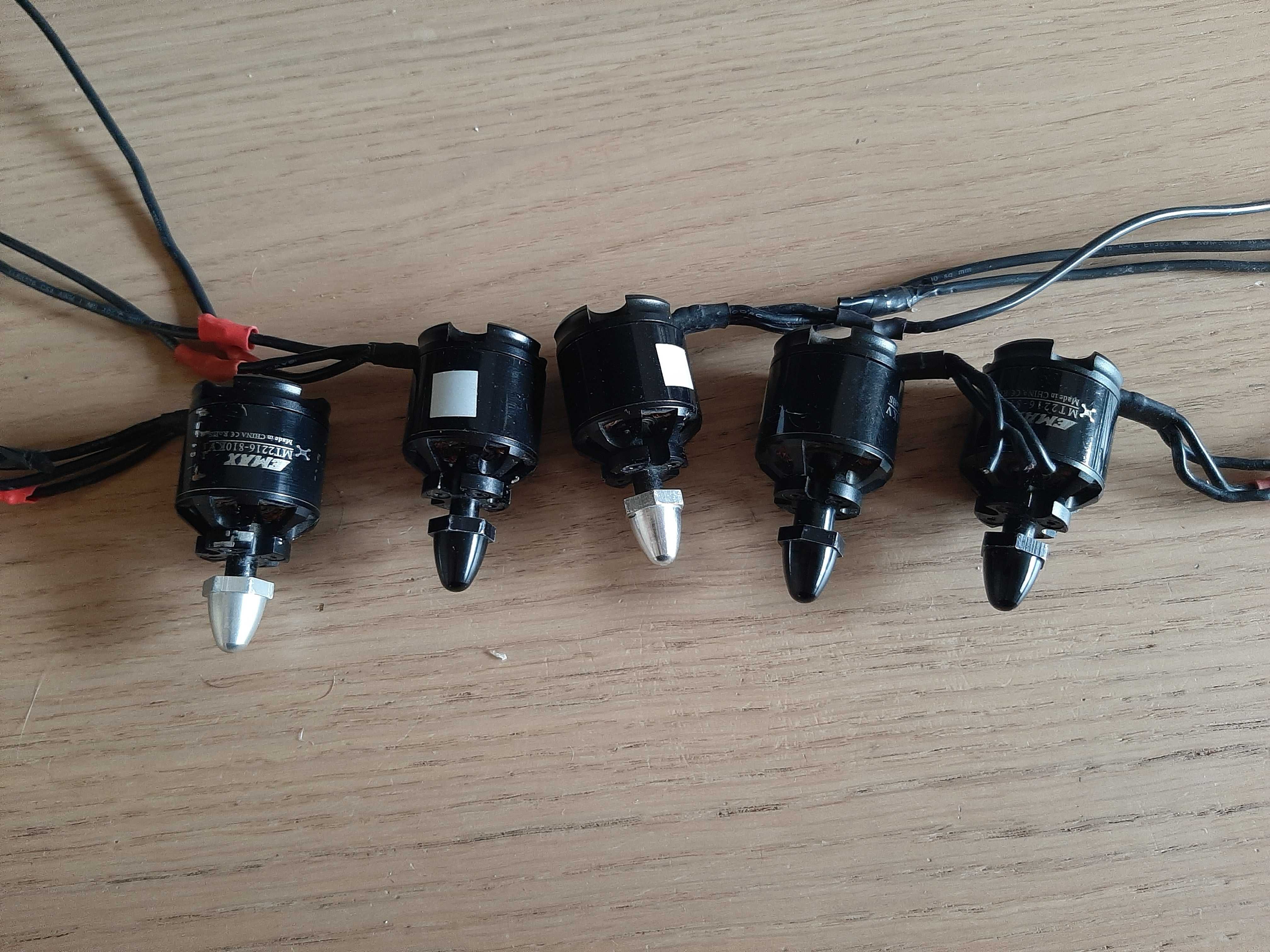Silnik BLDC Emax MT2216 v1 4s 810KV 4szt do dronów samolotów wing