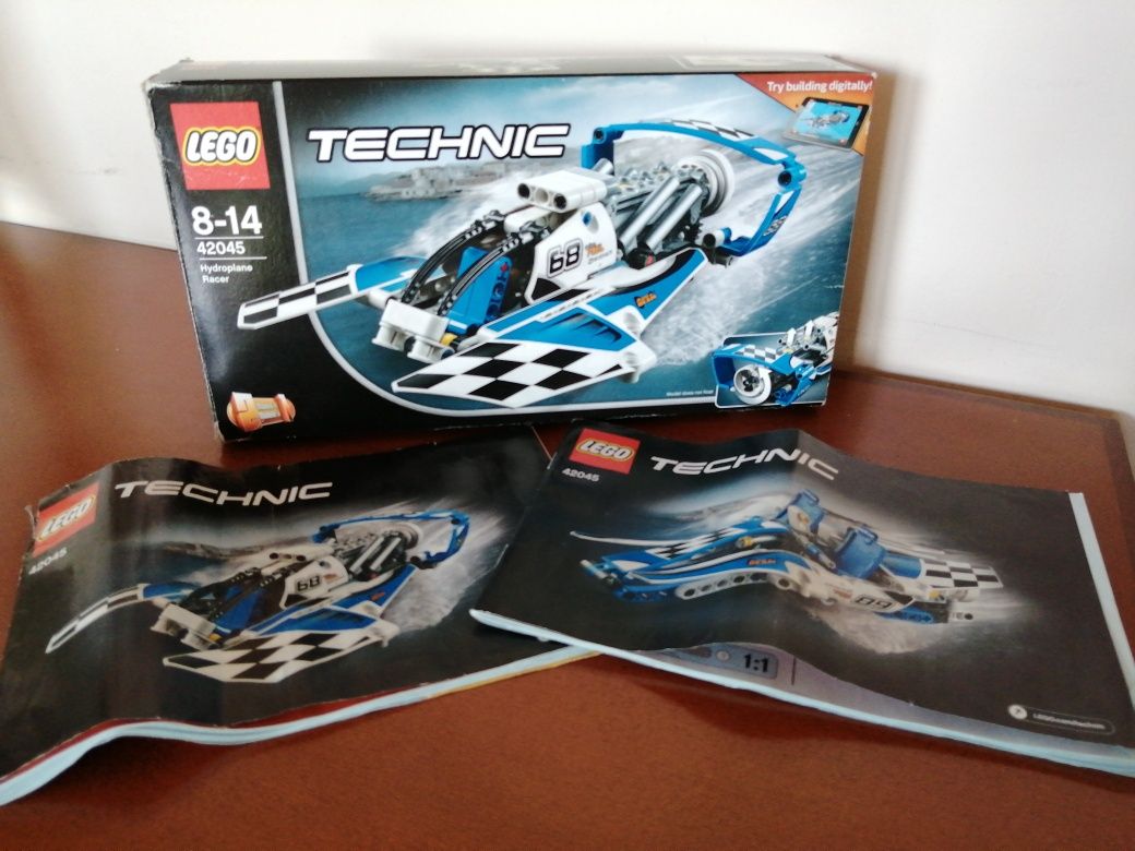 LEGO Technic 42045 Wyścigowy wodolot