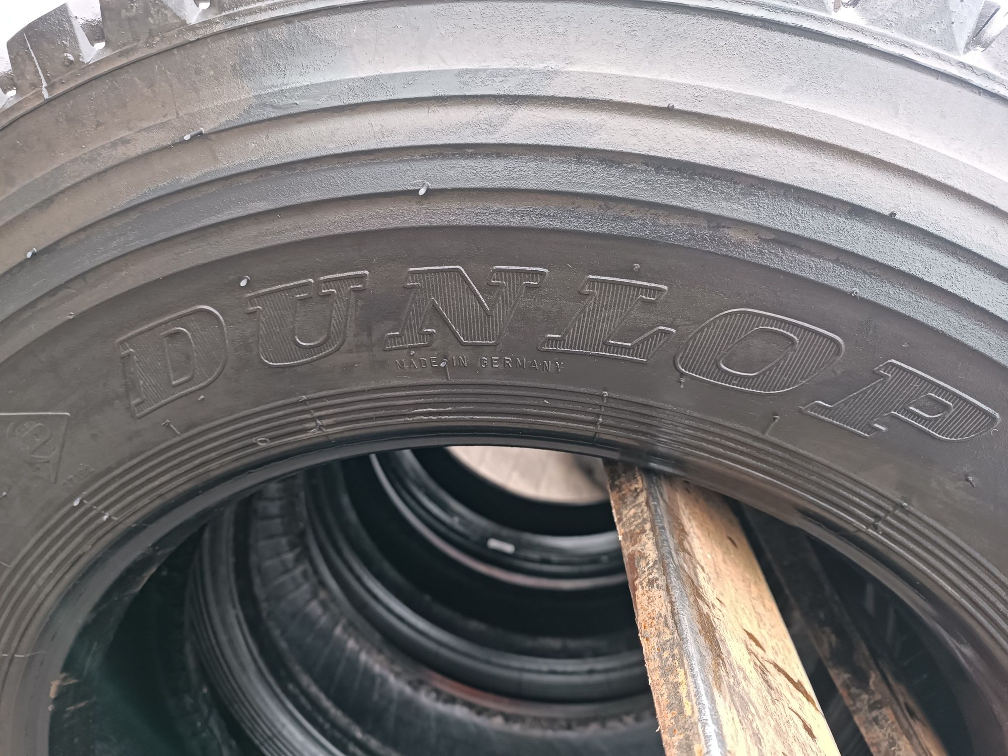 10R22.5 Dunlop SP 431