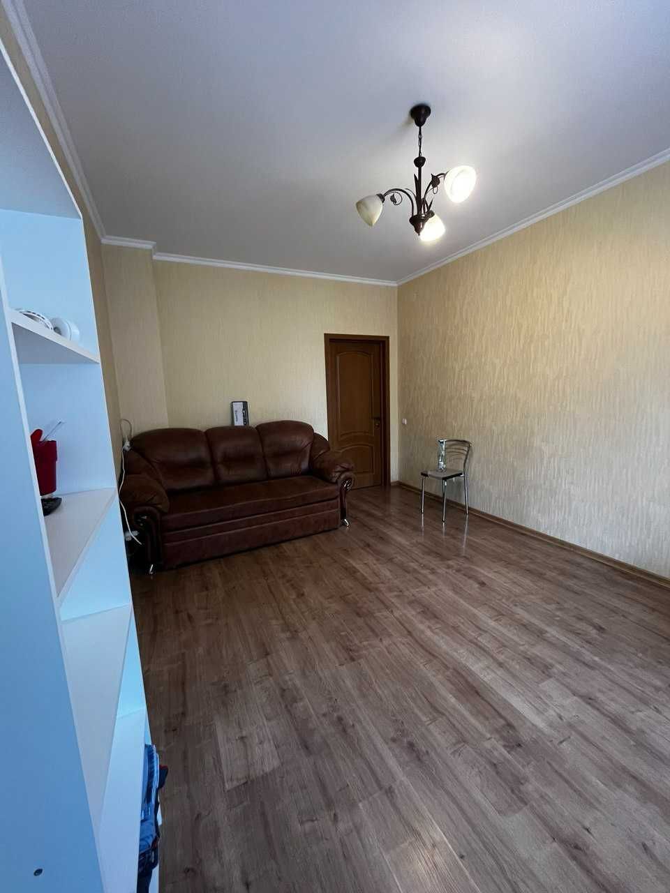 Продам 1к-42.5м2, Крюківщина з ремонтом, вул.Вишнева,1 межа Вишневого