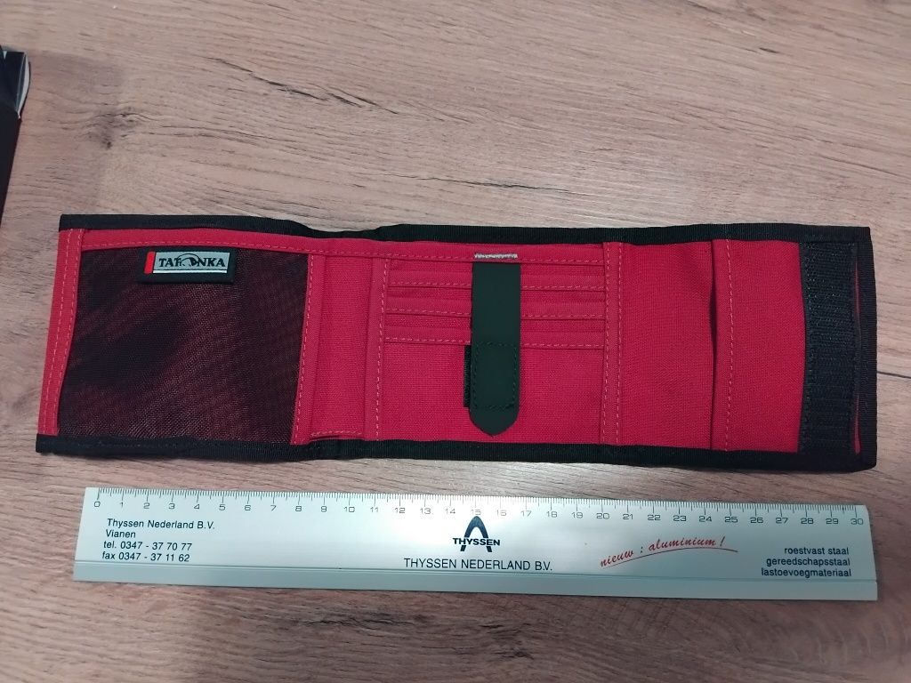Nowy portfel tatonka wallet 3 czerwony