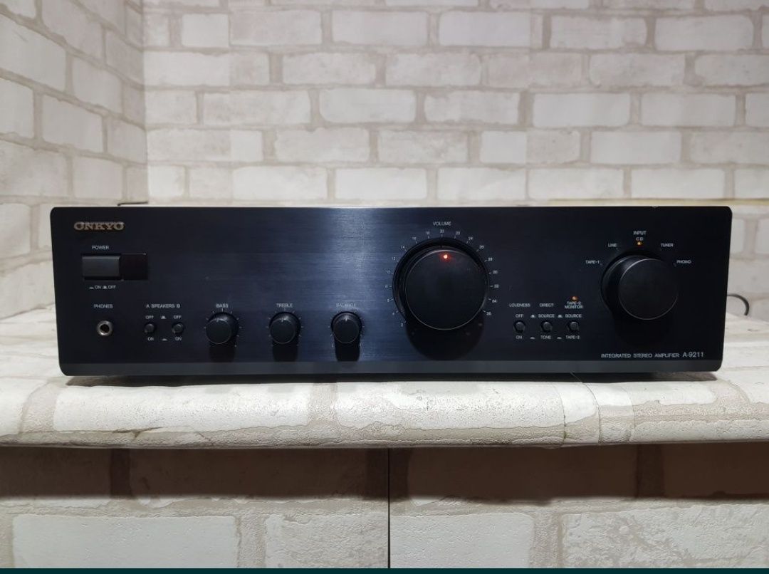 Стерео підсилювач ONKYO A-9211, *2х80 Вт, б/у з Німеччини