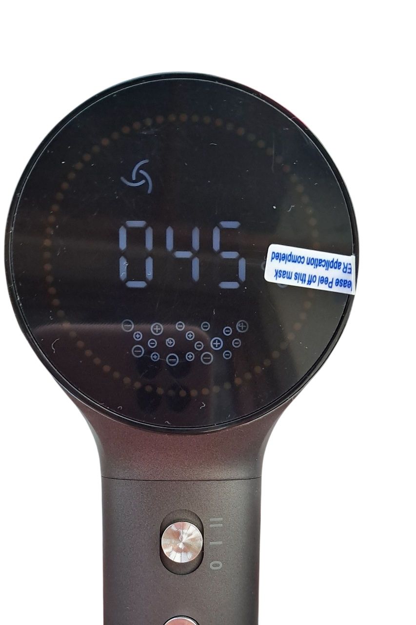 Suszarka do włosów z jonizacją i regulowaną temperaturą