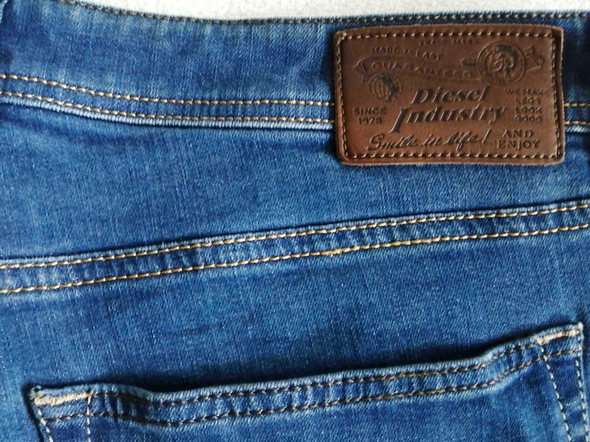 DIESEL Larkee-Relaxed Spodnie Jeans W36 L32 Dżinsy Oryginalne Jak Nowe