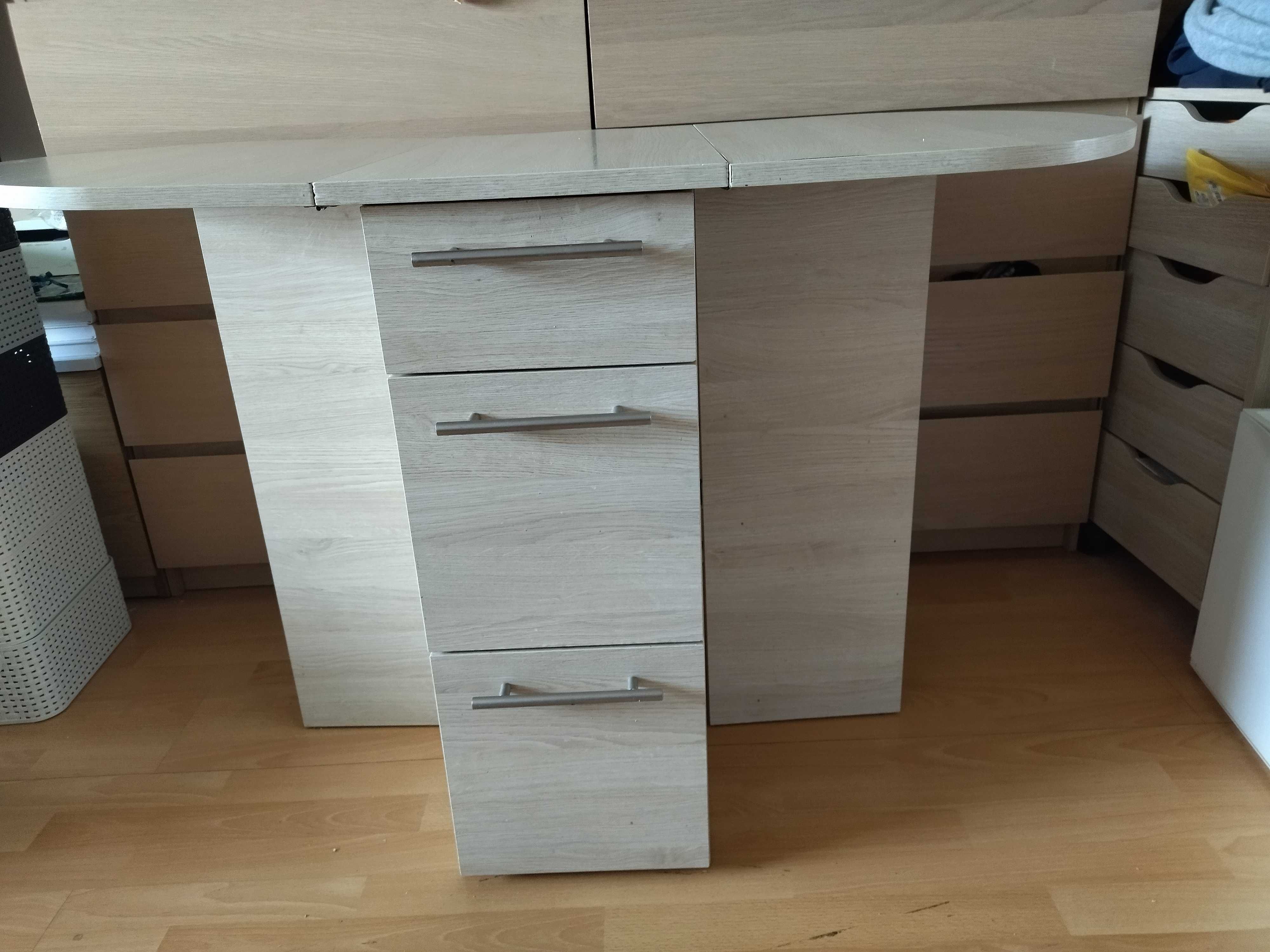 stół kuchenny z rozkładanym blatem