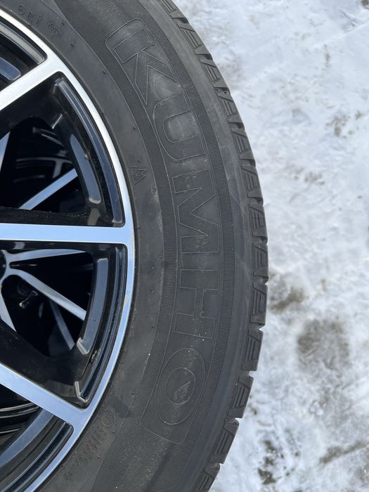 Opony zimowe 235/60/18 Kumho I’zen KW31