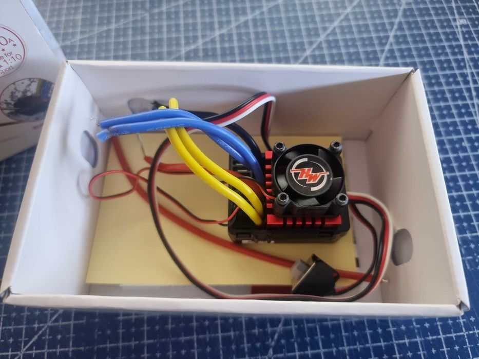 ESC Hobbywing 880 Quikrun + programador de cartão
