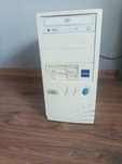 Retro komputer Celeron. Gry DOS.