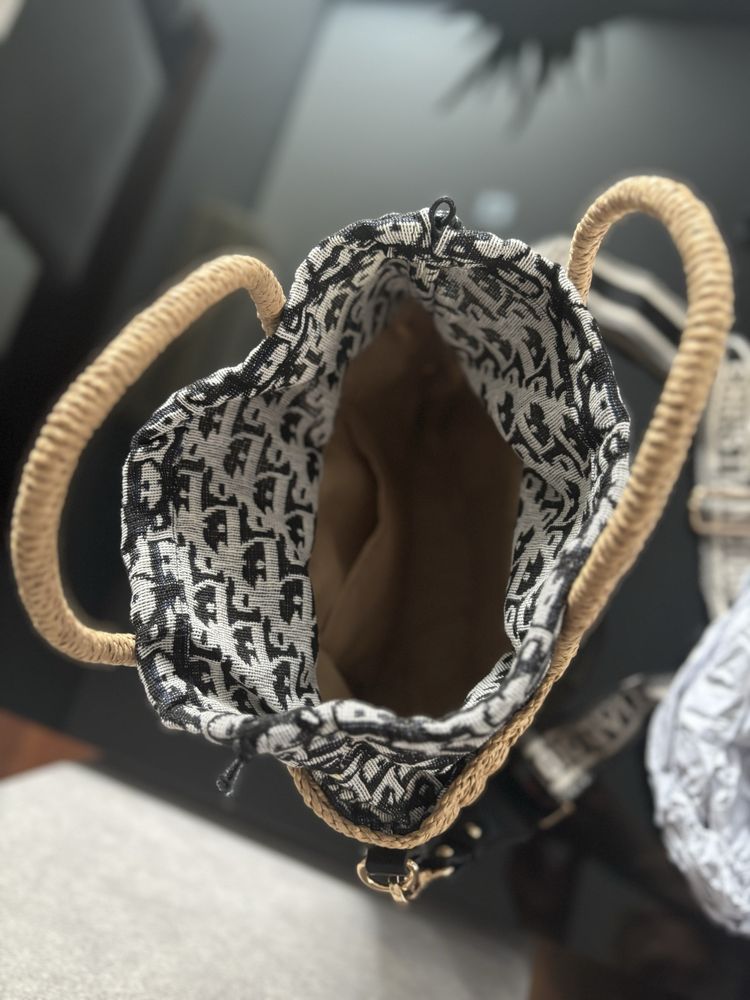 Cesta/ Mala Senhora