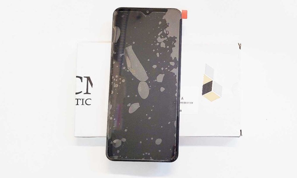 Wyświetlacz lcd ekran szyba ramka Samsung Galaxy M13 serwis Okopowa 20
