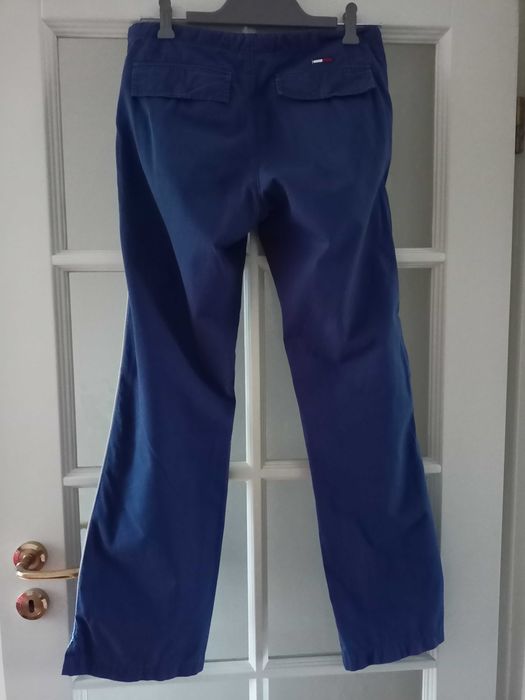 Spodnie z materiału Tommy Hilfiger z kolekcji Tommy Jeans Girl.