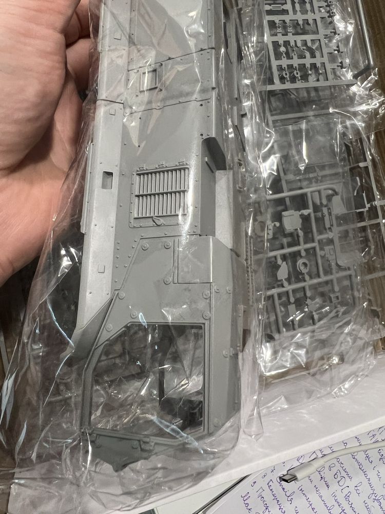 Збірна пластико модель Takom 1/35 Тайфун з 2 додатковими модулями