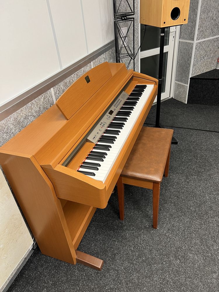 Цифрове піаніно Yamaha Clavinova CLP 230