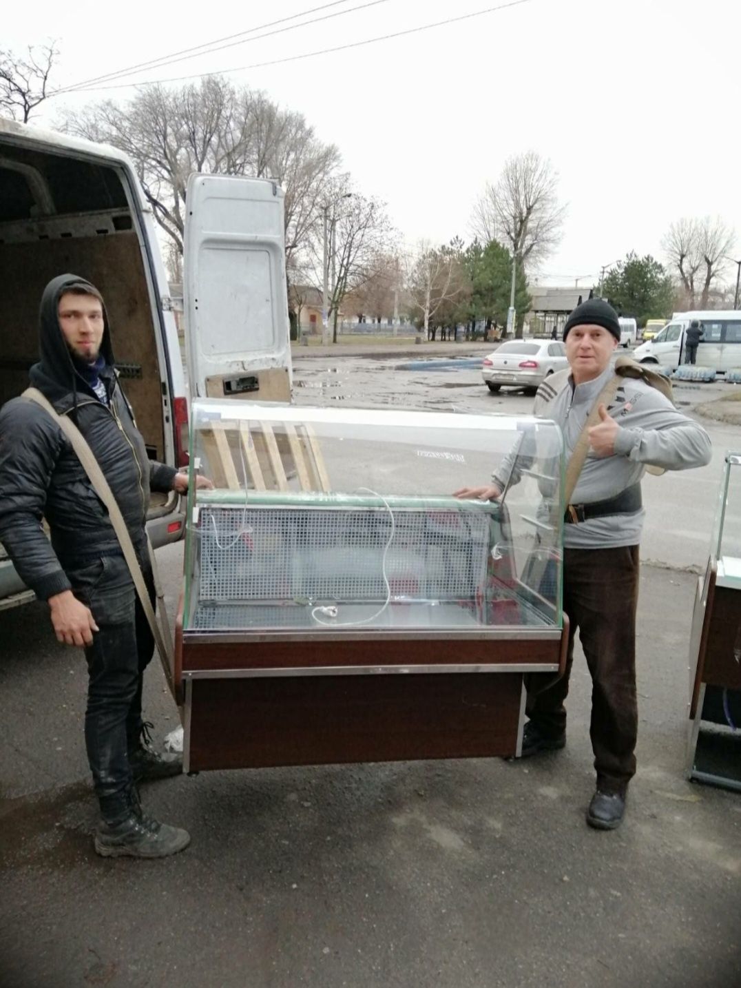 Заказать грузчика на час , Услуги грузчиков Харьков Переезды недорого