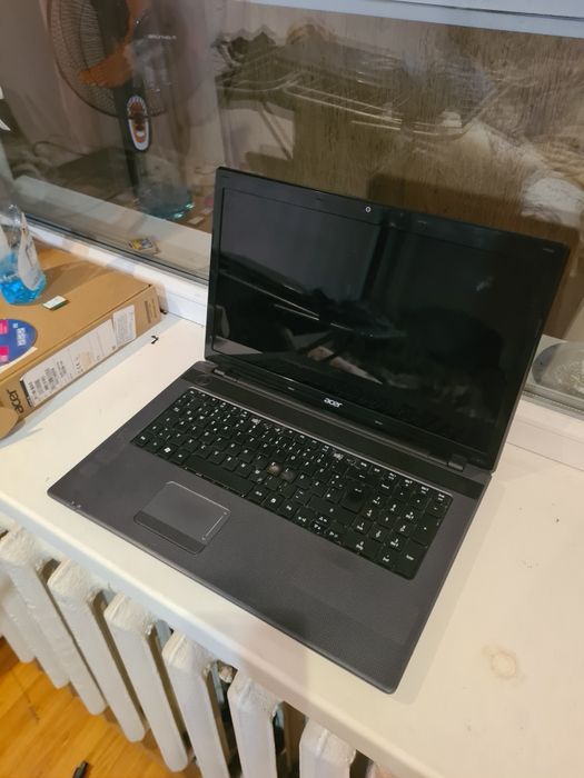 Продам большой ноутбук acer 17.3/2ядра/4/500 идеал все работает