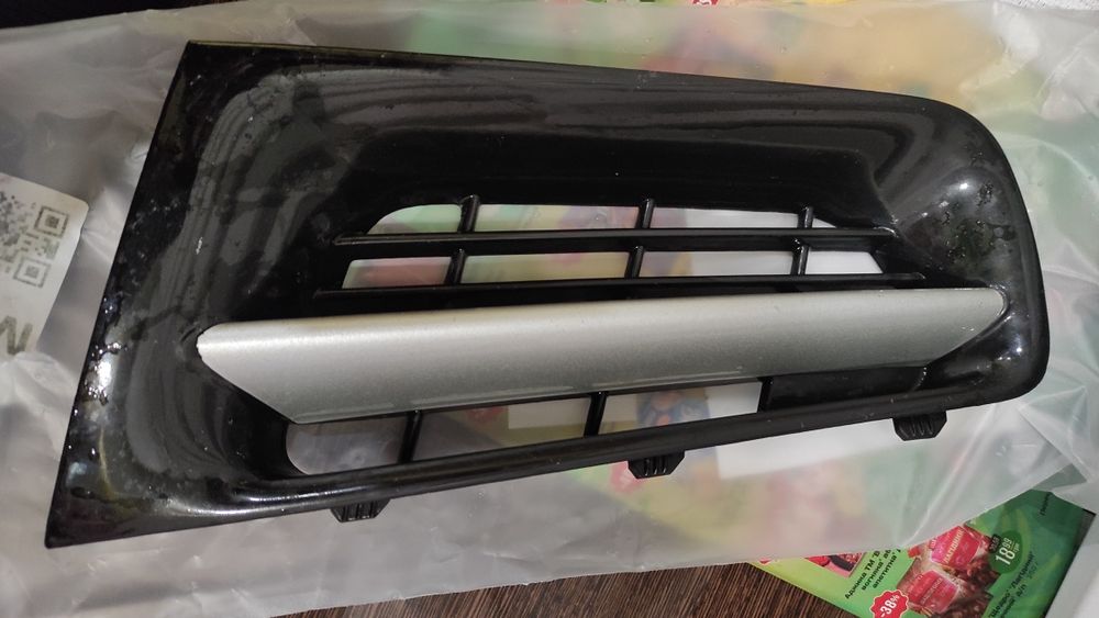 Решітка бампера renault megane 2 (ніздрі)