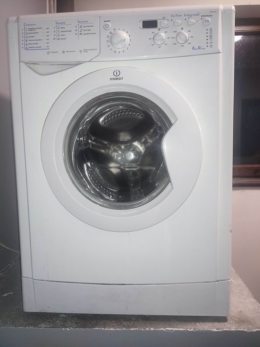 Pralka Indesit IWD61051, 6 kg, 1000 obr/min