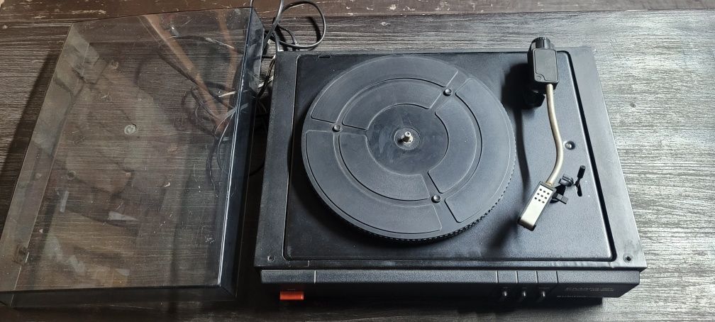 Gramofony , adaptery , winyle, vinyle 3 sztuki