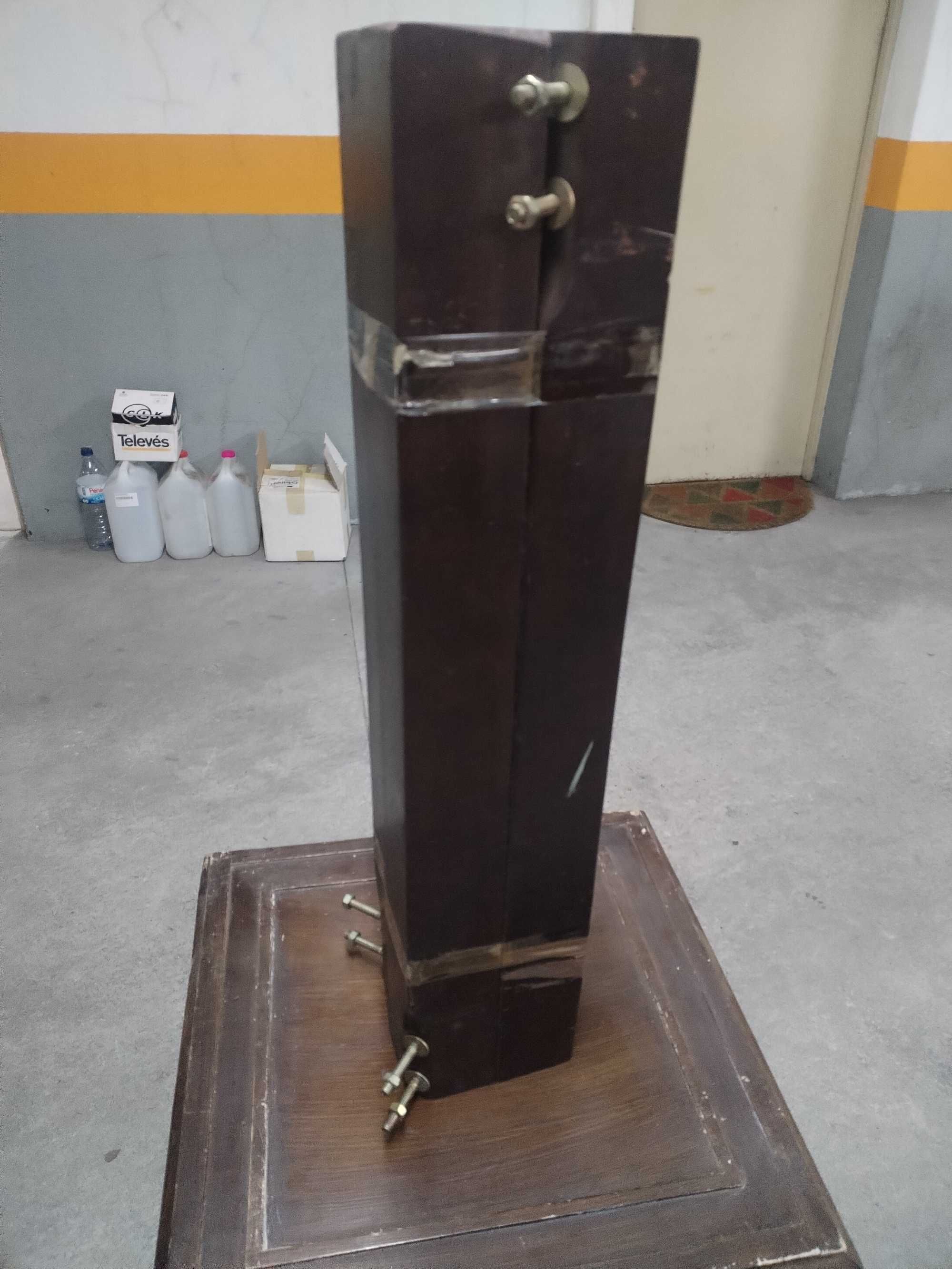 Mesa Rustica Para Varias Aplicações