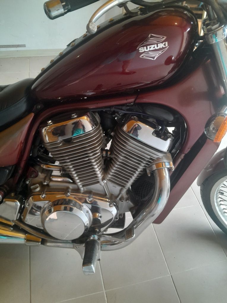 Продається мотоцикл. Suzuki intruder 400.