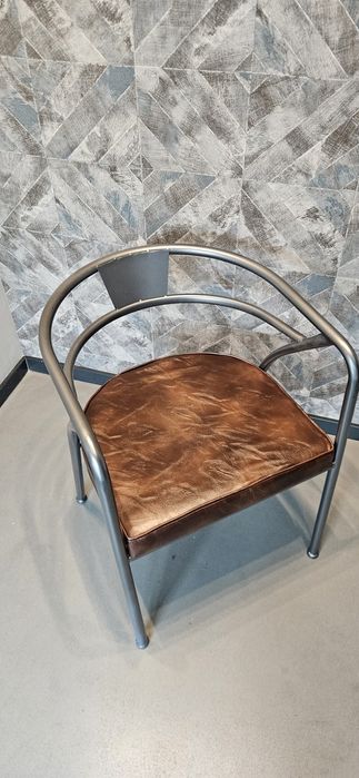 Piękne krzesło  metal ocynk