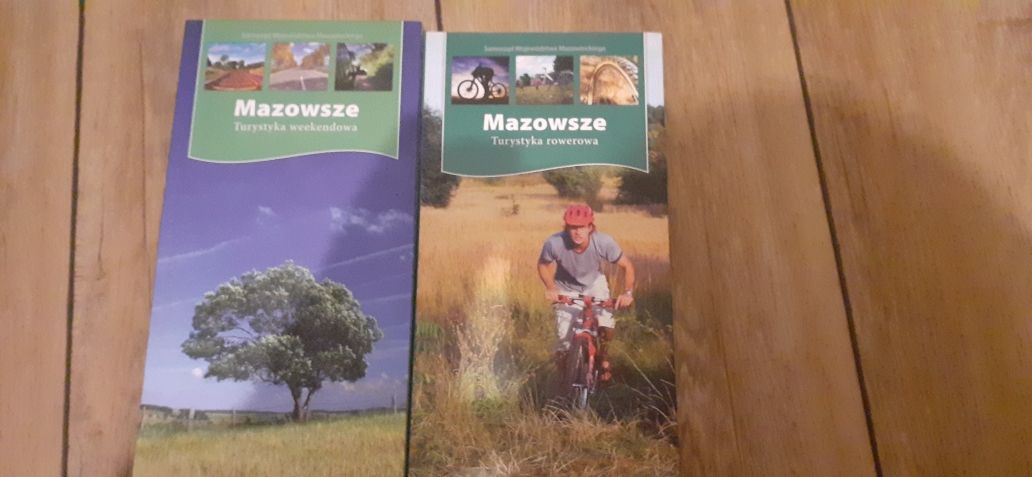 Ksiązki z serii Mazowsze turystyka: rowerowa, wodna, piesza, weekendow