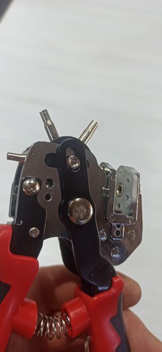 Діркопробивач дірокол револьверний пробивач отворів