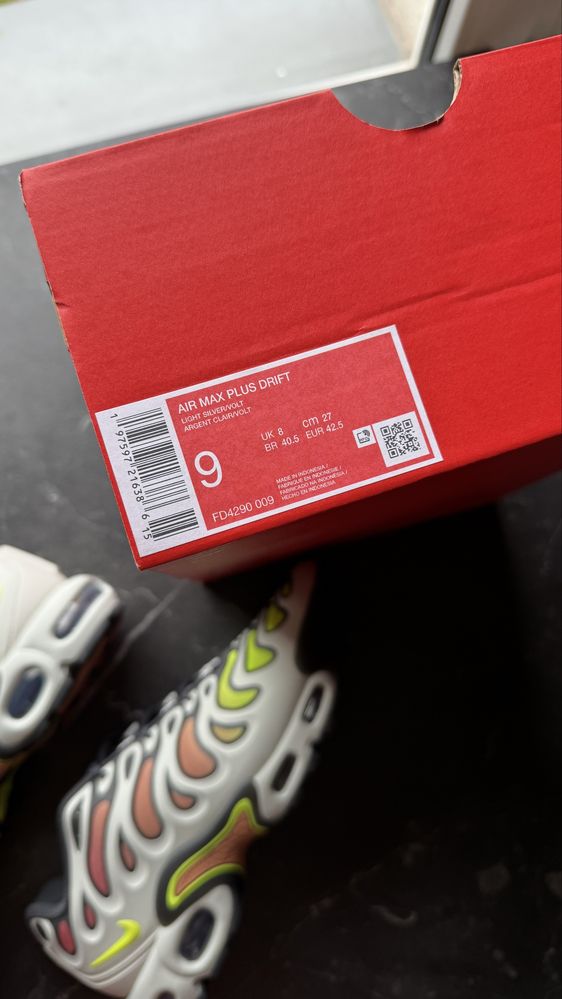 Nike Air Max Plus Drift “Light Silver/Volt” | r. 42.5 |