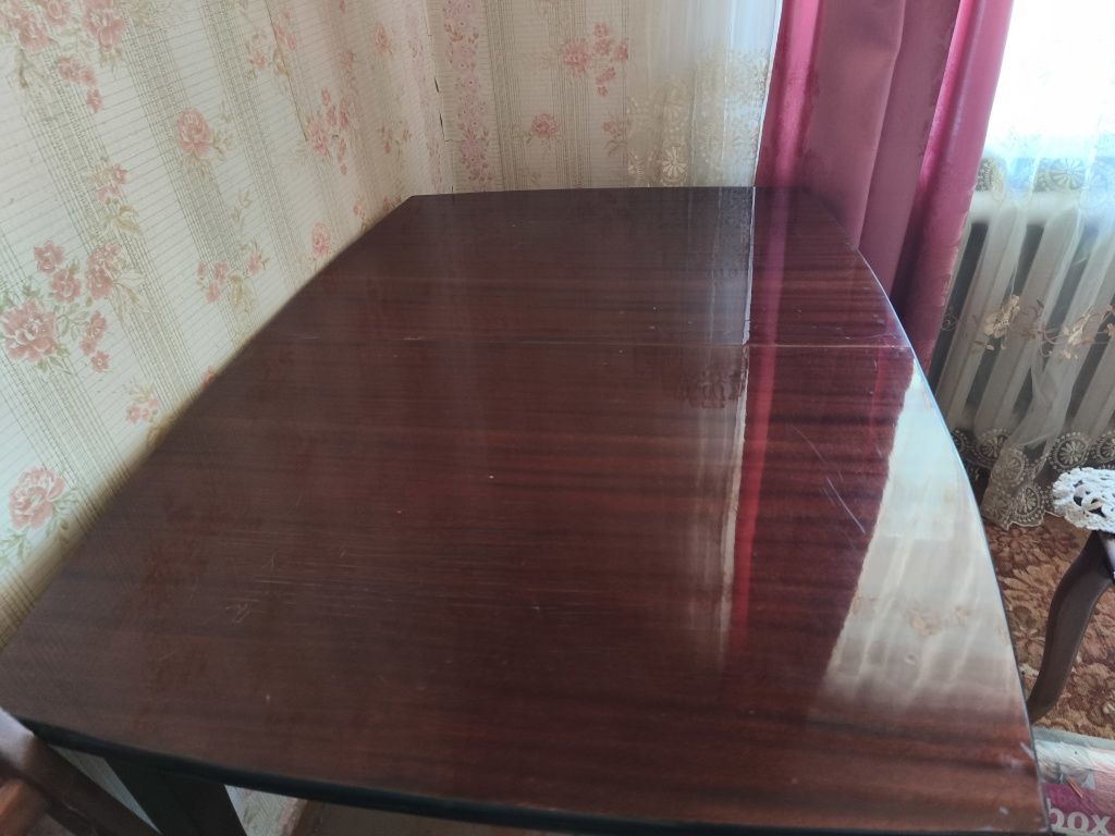Стіл розкладний полірований