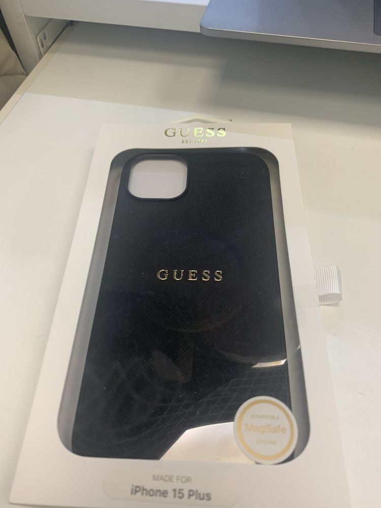 Etui Guess iPhone 15 Plus z MagSafe *Różne rodzaje*