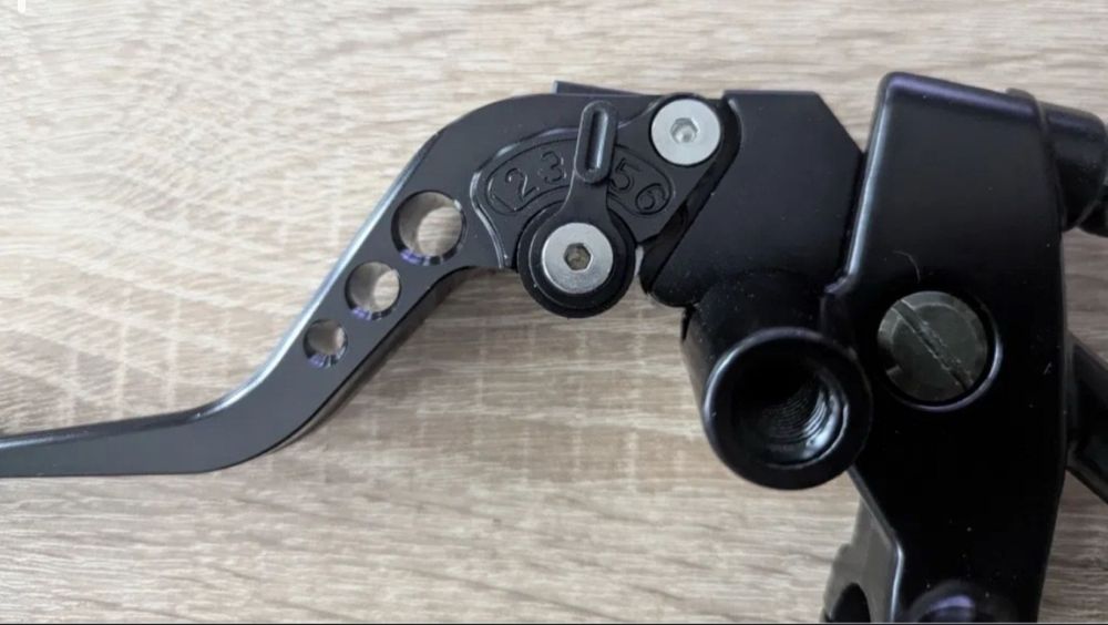 Продаються иото-ручки зчеплення і гальма (універсальні)