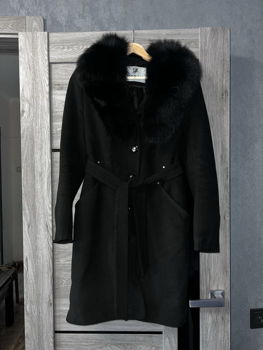 Зимове пальто з хутром песця 46р.