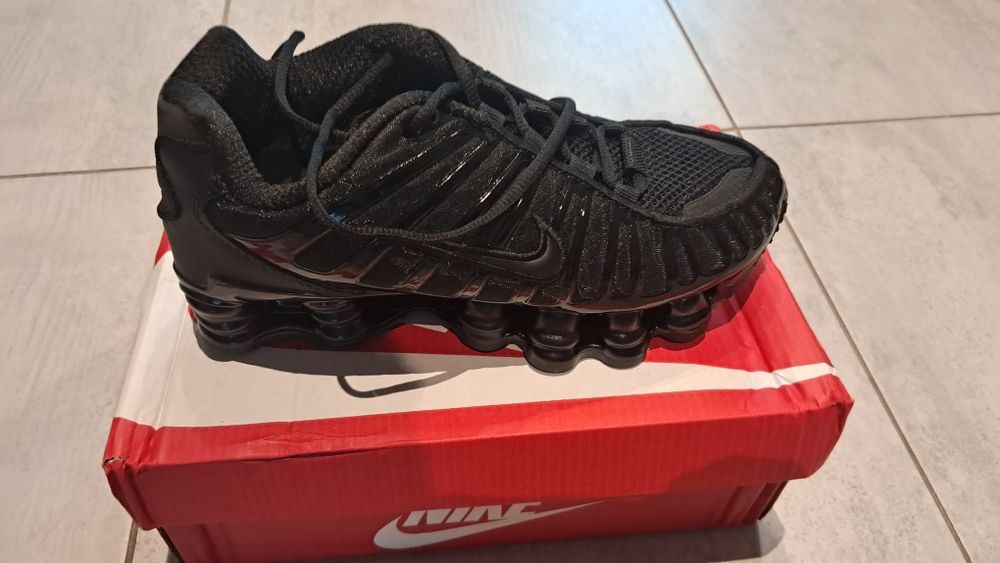 Buty sportowe Nike Shox czarne rozmiar 38