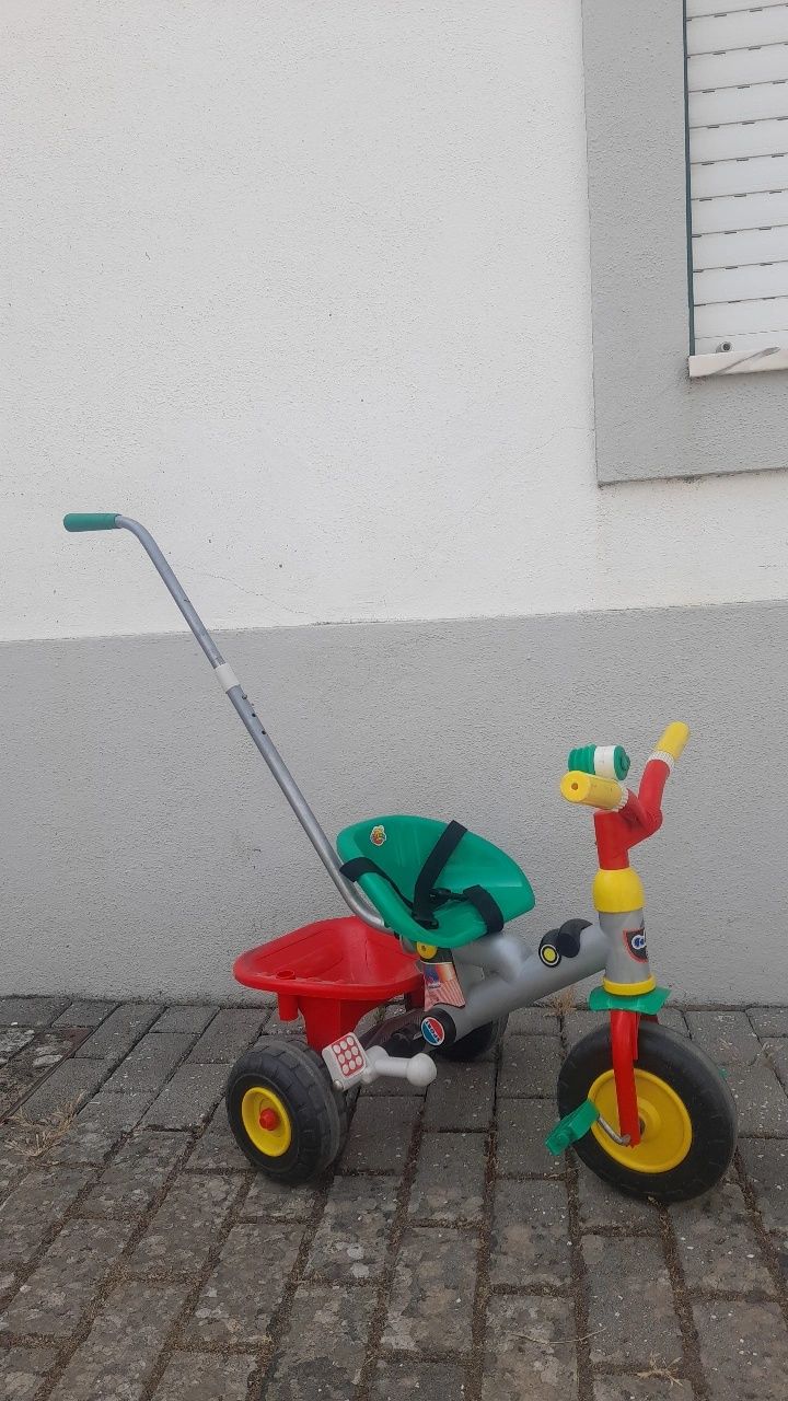 Triciclo criança