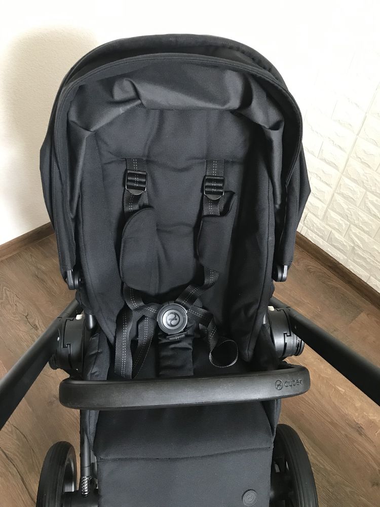 Прогулянковий візочоCYBEX BALIOS  Depp Black