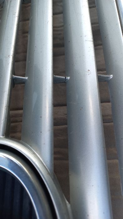 Toyota Avensis t25 03-06 atrapa grill atrapka srebrna 1c0